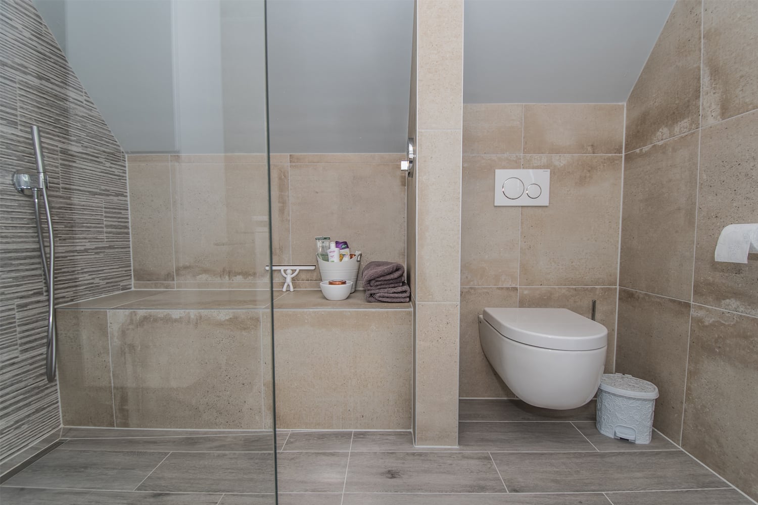 Een kleine ruimte mét een schuine muur 