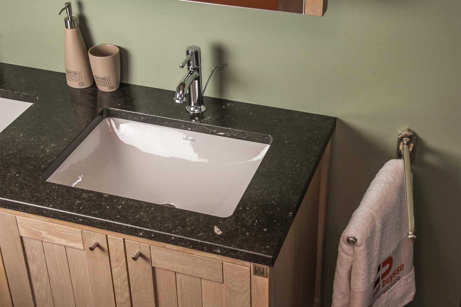 Lavabomeubel met Belgische blauwe hardsteen